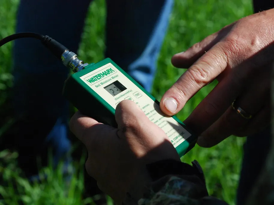 Handheld moisture meter taking a reading • #1 Waterproofing Company in Dubai & UAE • #1 Waterproofing Company in Dubai & UAE Handheld moisture meter taking a reading